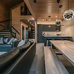 Tieva A Ski-in Ski-out With Private Jacuzzi By Aavalevi Appartement