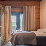 Appartement Tieva A Ski-in Ski-out With Private Jacuzzi By Aavalevi Levi