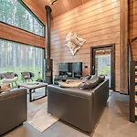 Tieva A Ski-in Ski-out With Private Jacuzzi By Aavalevi